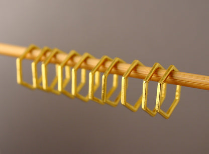 Simple Solid Snag-Free Honeycomb Ring Stitch Markers for Knitting