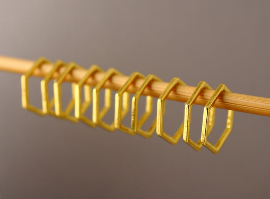 Simple Solid Snag-Free Honeycomb Ring Stitch Markers for Knitting