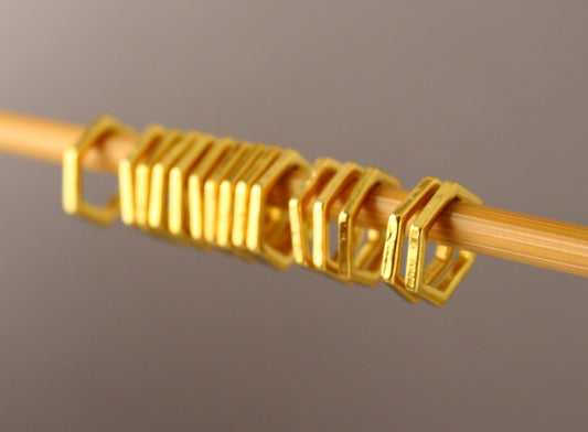 Simple Solid Snag-Free Mini Honeycomb Ring Stitch Markers for Knitting