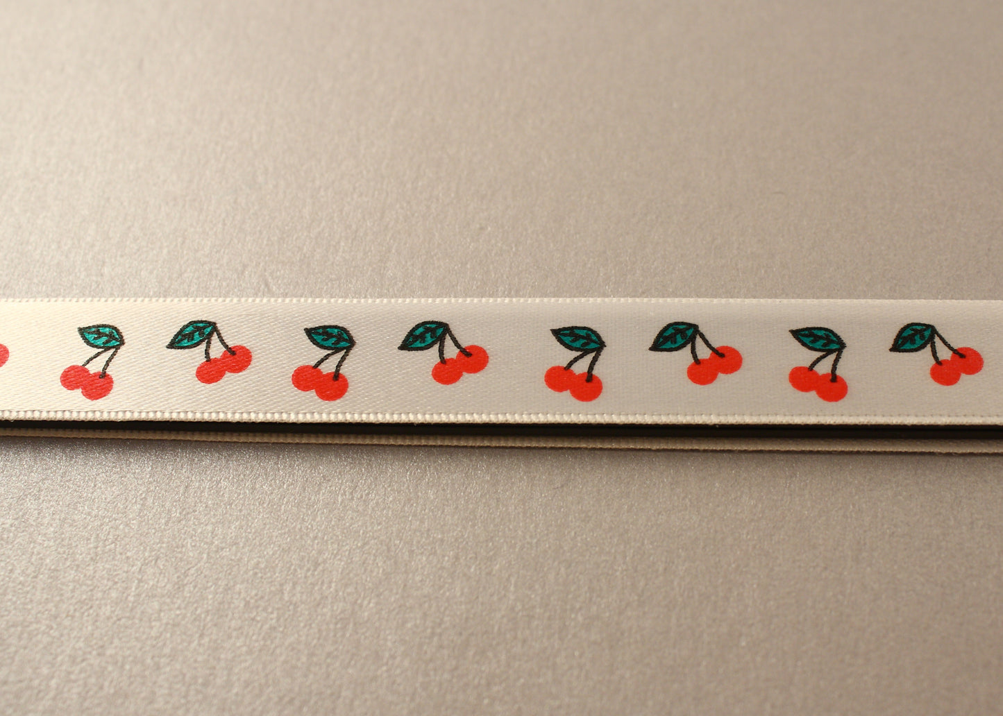Cherries Pattern Safe Magnetic Chart Reader for Knitting and Crafts