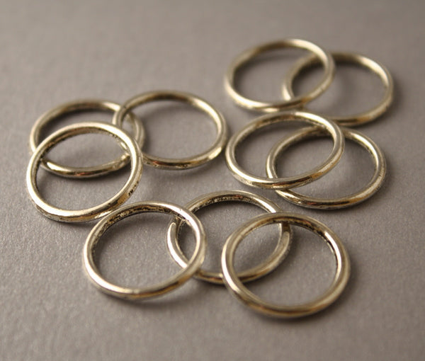 Simple Solid Snag-Free Silver Ring Stitch Markers for Knitting